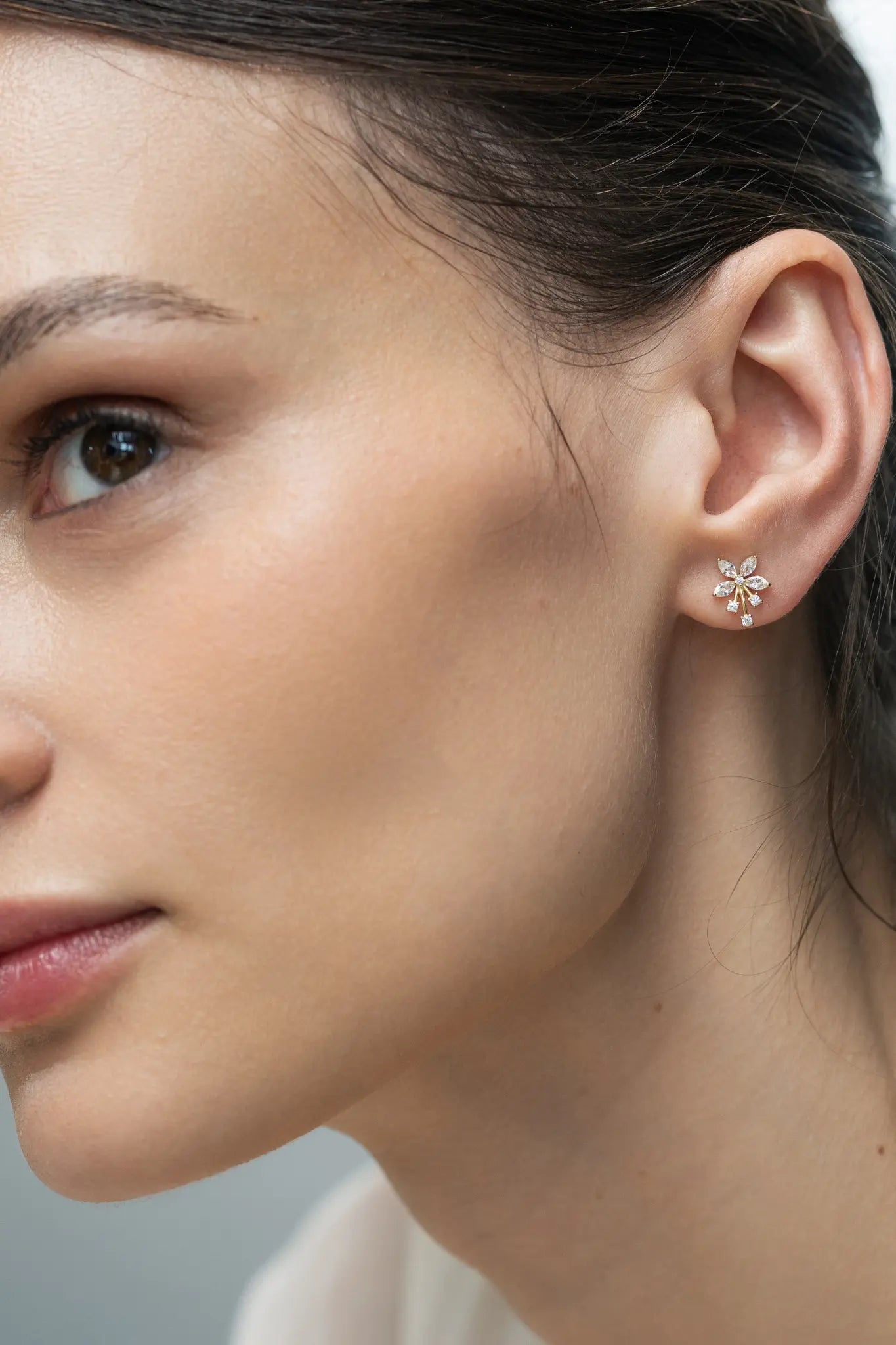 Cercei Argint Flower Spark Lisa&Co.