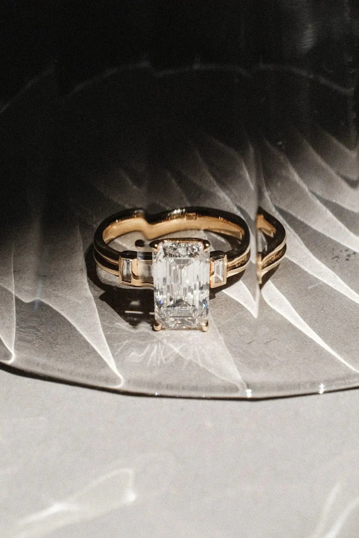 Solaris Ring in 18k Gold and Diamonds - Lisa&Co. | Lisa&Co.